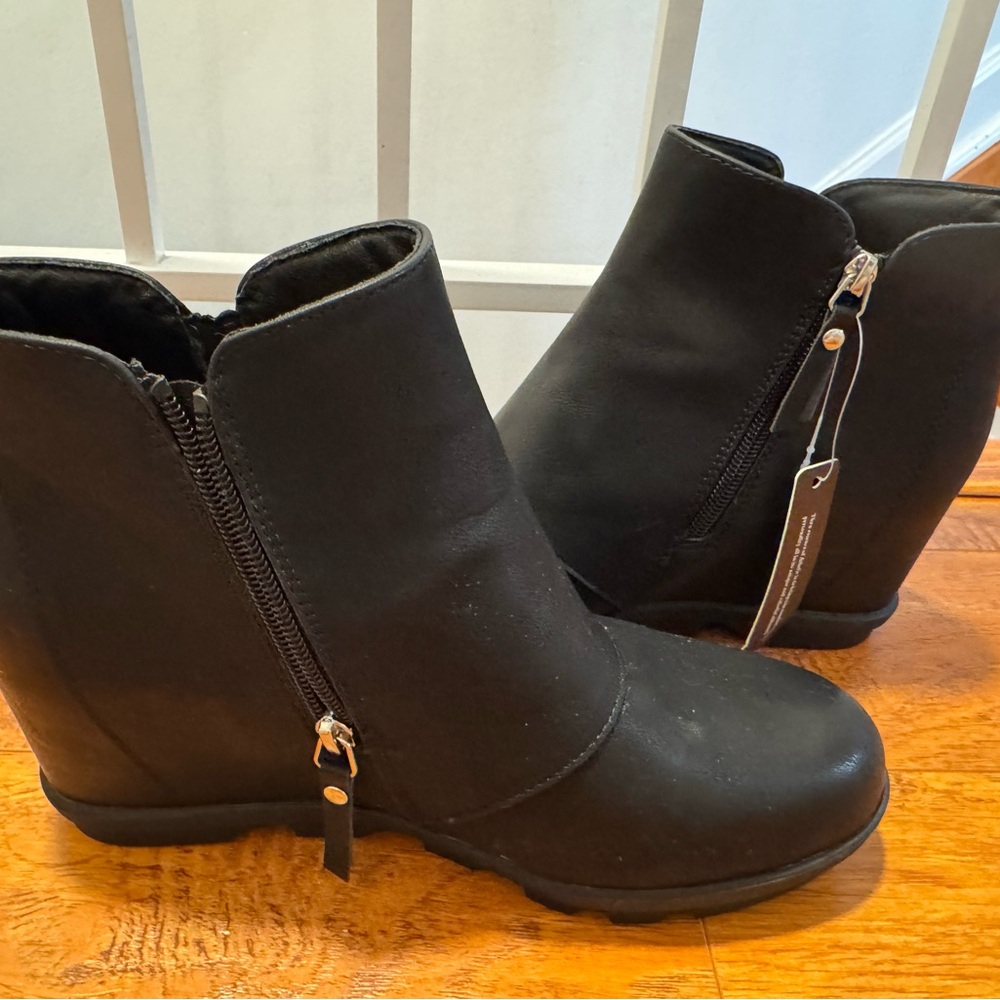 Black Ankle Boots waterproof brand new - Picture 4 of 5